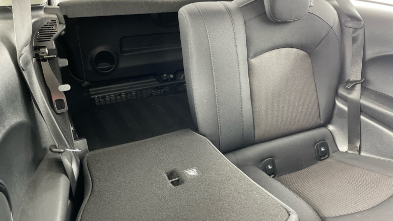 MINI Hatchback 1.5 Cooper Classic 3dr Auto [Comfort Pack] Petrol Hatchback